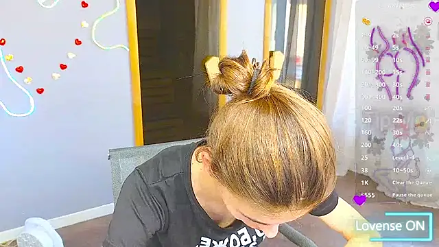 Snapshot of EmmyGreans chatting on March 2025 09:40:02 AM EmmyGreans online show from March 2025 09:40:02 AM