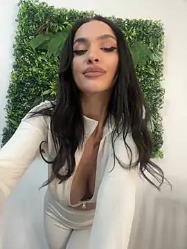 AylinRoss online show from December 2024 12:04:01 PM