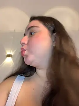 LunaGil1 online show from April 2026 01:14:02 PM