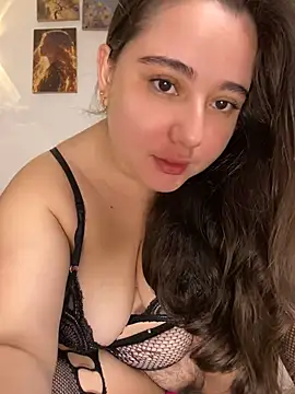 Snapshot of LunaGil1 chatting on June 2026 01:04:02 PM LunaGil1 online show from June 2026 01:04:02 PM