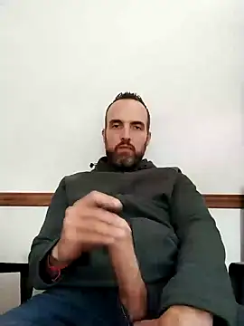 Snapshot of leon3875 chatting on December 2024 03:32:01 PM leon3875 online show from December 2024 03:32:01 PM