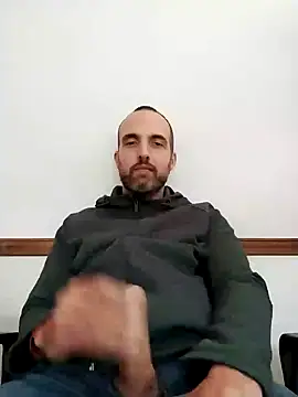 Snapshot of leon3875 chatting on December 2024 03:31:02 PM leon3875 online show from December 2024 03:31:02 PM