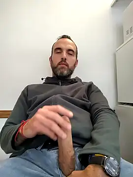 Snapshot of leon3875 chatting on March 2025 03:23:02 PM leon3875 online show from March 2025 03:23:02 PM