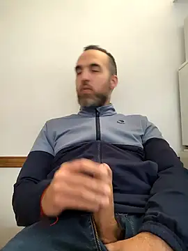 Snapshot of leon3875 chatting on September 2025 03:27:02 PM leon3875 online show from September 2025 03:27:02 PM