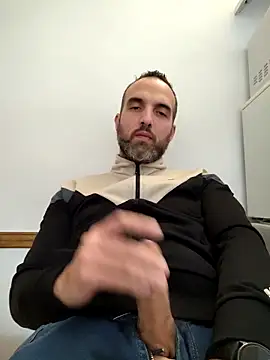 Snapshot of leon3875 chatting on September 2025 03:05:01 PM leon3875 online show from September 2025 03:05:01 PM