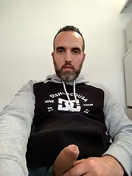 Snapshot of leon3875 chatting on September 2025 03:28:01 PM leon3875 online show from September 2025 03:28:01 PM