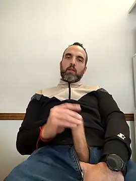 Snapshot of leon3875 chatting on October 2025 03:42:02 PM leon3875 online show from October 2025 03:42:02 PM