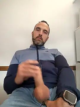 Snapshot of leon3875 chatting on December 2025 03:30:02 PM leon3875 online show from December 2025 03:30:02 PM