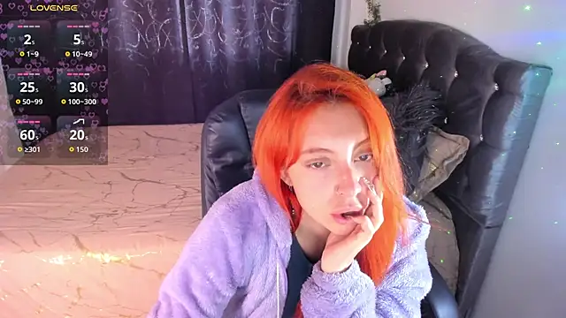 Violetaarey online show from April 2026 09:49:02 PM