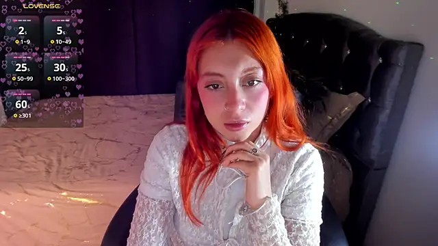 Snapshot of Violetaarey chatting on April 2026 02:02:01 AM Violetaarey online show from April 2026 02:02:01 AM
