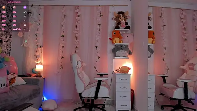 Snapshot of _dayana_miler chatting on February 2026 12:37:02 AM dayana miler online show from February 2026 12:37:02 AM