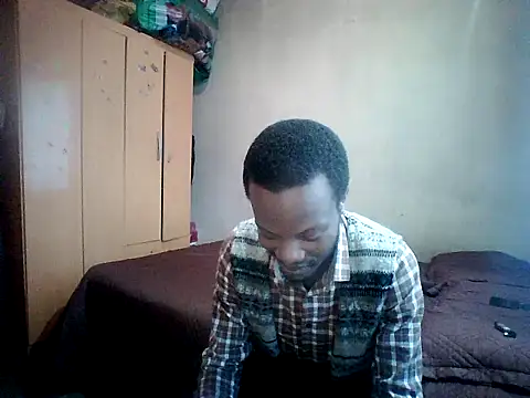 Snapshot of CedRickBakana chatting on September 2025 07:43:01 AM CedRickBakana online show from September 2025 07:43:01 AM