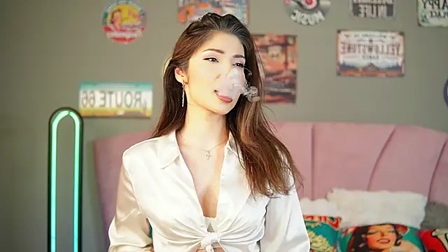Snapshot of Mayleen_x chatting on May 2026 08:07:02 PM Mayleen x online show from May 2026 08:07:02 PM