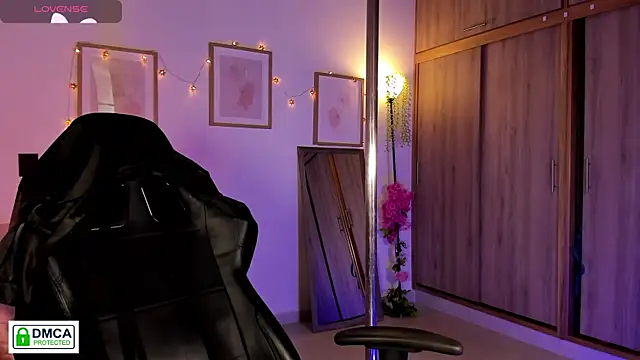 Lilabril online show from March 2026 02:45:02 PM