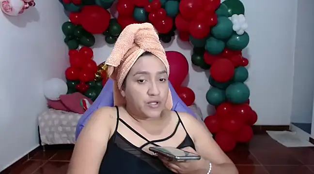 Saracutee1 online show from December 2024 05:51:01 PM