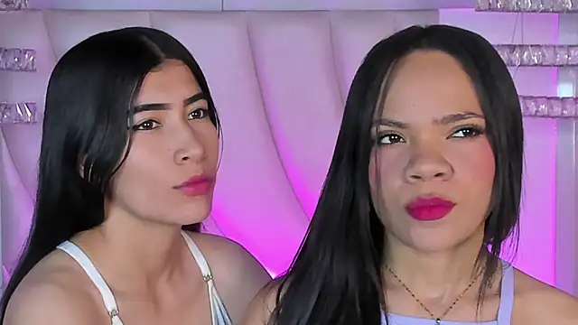 Snapshot of siara_and_zoe chatting on May 2026 11:23:01 PM siara and zoe online show from May 2026 11:23:01 PM