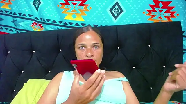 Snapshot of GiveLove1 chatting on February 2025 04:50:01 AM GiveLove1 online show from February 2025 04:50:01 AM