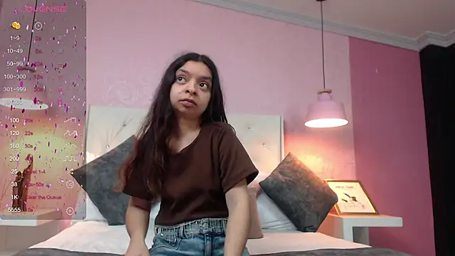 Snapshot of CharlotteMuller chatting on January 2025 11:48:02 PM CharlotteMuller online show from January 2025 11:48:02 PM