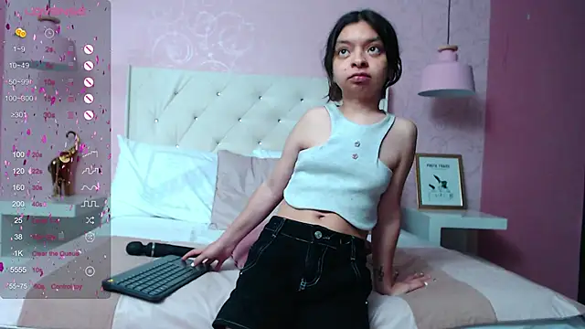 Snapshot of CharlotteMuller chatting on January 2025 04:27:02 AM CharlotteMuller online show from January 2025 04:27:02 AM