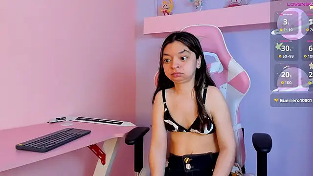 Snapshot of CharlotteMuller chatting on October 2025 08:11:02 PM CharlotteMuller online show from October 2025 08:11:02 PM