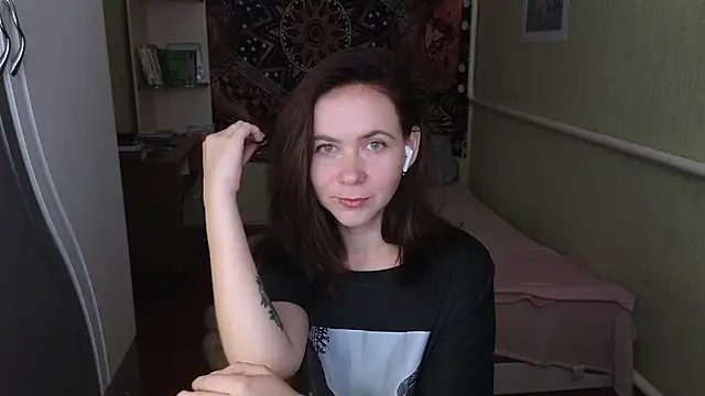 Riley Roo online show from September 2025 08:16:01 AM