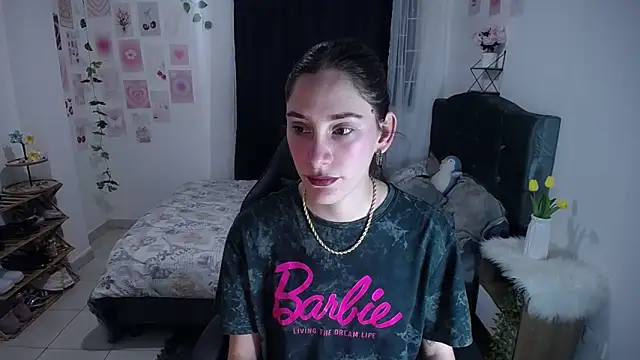 Snapshot of IsaBaileys_ chatting on June 2026 03:32:02 AM IsaBaileys online show from June 2026 03:32:02 AM
