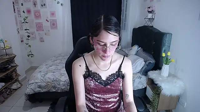 Snapshot of IsaBaileys_ chatting on June 2026 02:01:01 AM IsaBaileys online show from June 2026 02:01:01 AM