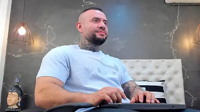 Snapshot of BruceDallas chatting on December 2024 12:02:01 AM BruceDallas online show from December 2024 12:02:01 AM