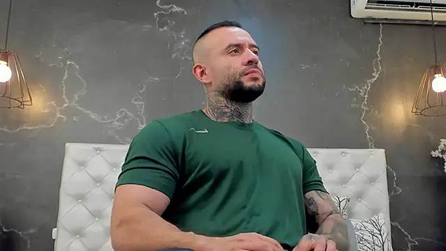 Snapshot of BruceDallas chatting on December 2024 08:43:02 PM BruceDallas online show from December 2024 08:43:02 PM