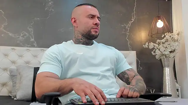 Snapshot of BruceDallas chatting on March 2025 11:04:02 PM BruceDallas online show from March 2025 11:04:02 PM