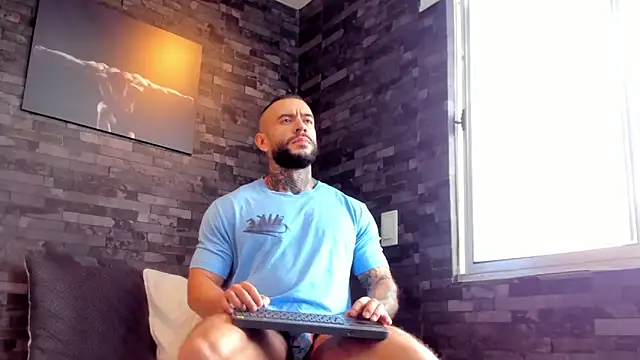 Snapshot of BruceDallas chatting on September 2025 01:35:02 PM BruceDallas online show from September 2025 01:35:02 PM