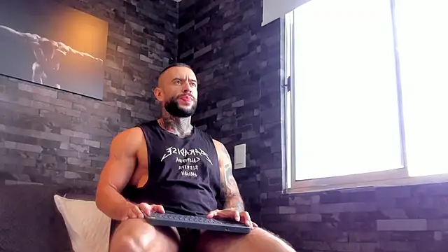 Snapshot of BruceDallas chatting on September 2025 02:10:01 PM BruceDallas online show from September 2025 02:10:01 PM