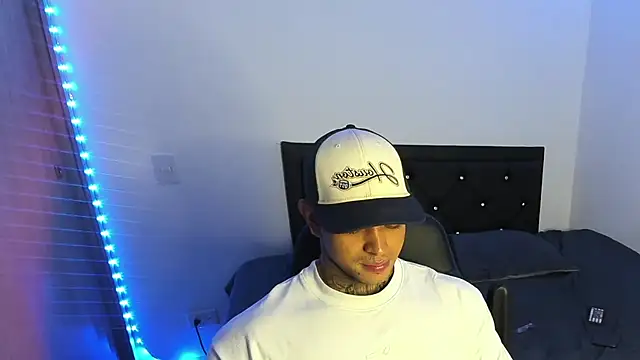 Stiven collins online show from March 2025 06:37:01 AM