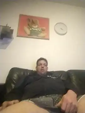 Knuffelstaaf123 online show from January 2025 10:31:02 PM