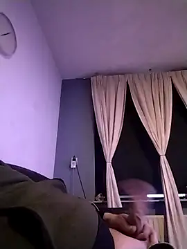 Knuffelstaaf123 online show from November 2025 07:16:01 AM