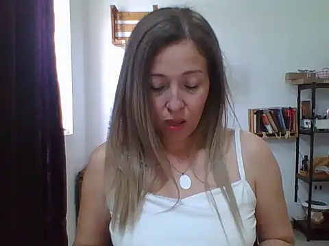 charlott ponce online show from April 2026 07:22:01 PM