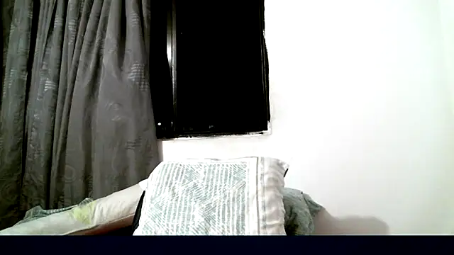 Snapshot of chicantonella chatting on January 2025 01:32:02 AM chicantonella online show from January 2025 01:32:02 AM