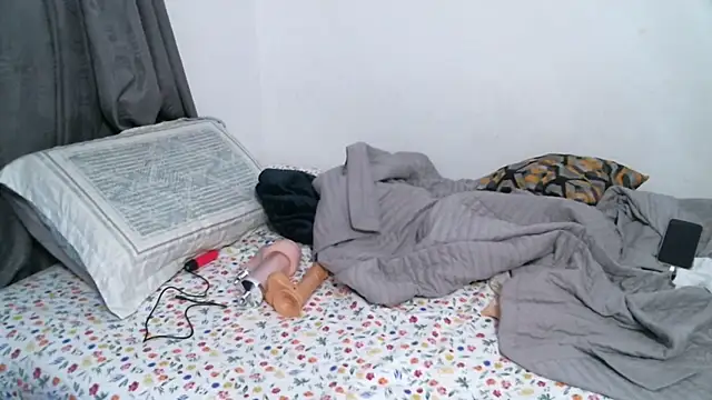 Snapshot of chicantonella chatting on September 2025 11:26:02 PM chicantonella online show from September 2025 11:26:02 PM