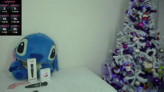 Snapshot of LauraSofia_Cam chatting on December 2024 09:57:01 AM LauraSofia Cam online show from December 2024 09:57:01 AM