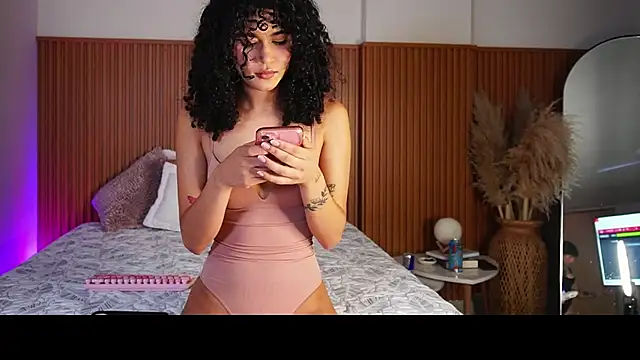 Lianh Benett online show from October 2025 11:57:02 PM