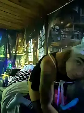 Snapshot of KrystallCox@xh chatting on October 2025 10:57:02 AM KrystallCoxxh online show from October 2025 10:57:02 AM