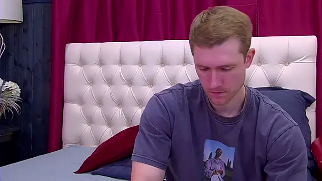 EthanPinkman online show from September 2025 04:23:01 AM