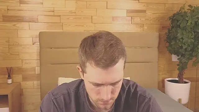 EthanPinkman online show from October 2025 04:30:01 AM