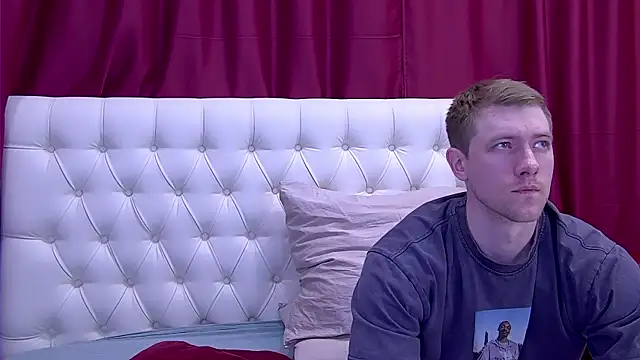 EthanPinkman online show from May 2026 04:42:01 AM