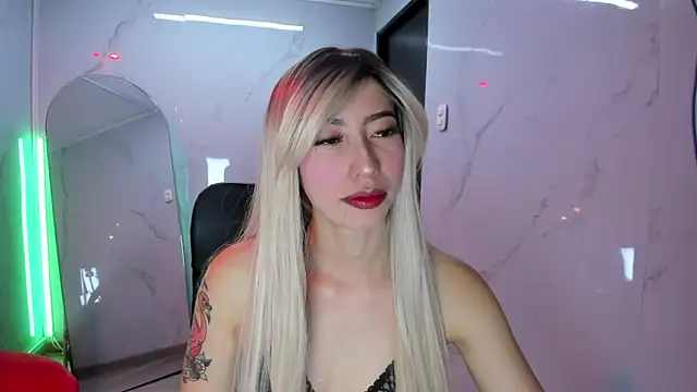 Snapshot of LilithCooperr_ chatting on September 2025 10:10:02 PM LilithCooperr online show from September 2025 10:10:02 PM