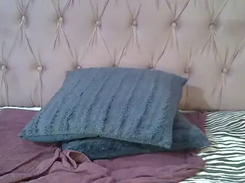Snapshot of SweetMellowX1 chatting on February 2025 05:13:02 PM SweetMellowX1 online show from February 2025 05:13:02 PM