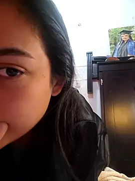 littlemelii online show from December 2024 04:48:02 AM