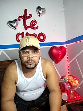 Snapshot of Evert_hairyboy chatting on February 2026 08:34:01 PM Evert hairyboy online show from February 2026 08:34:01 PM