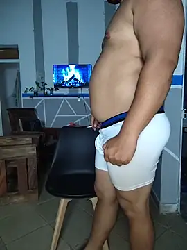 Snapshot of Evert_hairyboy chatting on May 2026 02:35:02 PM Evert hairyboy online show from May 2026 02:35:02 PM