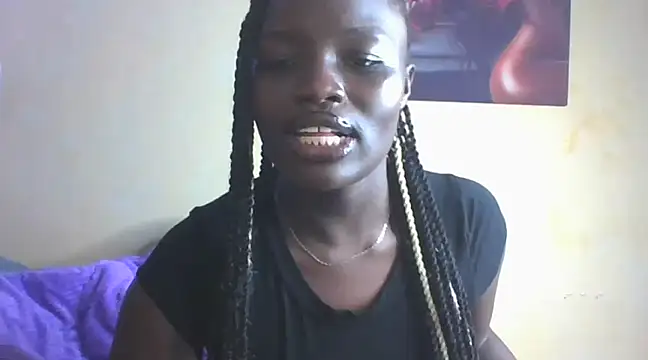 Snapshot of Mon_cherrie_ chatting on December 2024 01:03:01 AM Mon cherrie online show from December 2024 01:03:01 AM